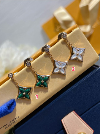 Louis Vuitton Mother-of-pearl square Earrings