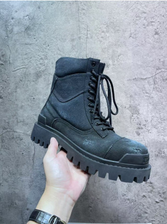 UA Balenciaga MEN'S COMBAT STRIKE 20MM BOOT IN (Randomly made old style)