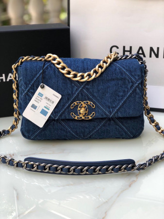 CHANEL 19 HANDBAG Ruthenium-Finish Metal Navy 6.2 × 10.1 × 3.5 in
