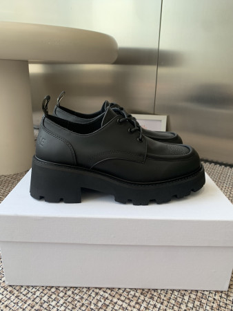 UA CELINE TRIOMPHE DERBIES IN SHINY BULL