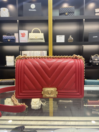 BOY CHANEL HANDBAG Shiny Red Grained Calfskin & Gold-Tone Metal 5.9 × 9.8 × 3.5 in