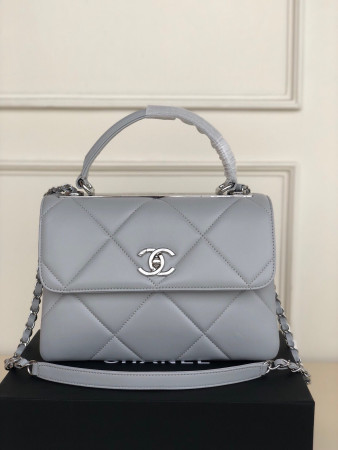CHANEL FLAP BAG WITH TOP HANDLE 6.6 × 9.8 × 4.7 in