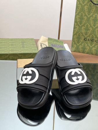 UA GUCCI INTERLOCKING G SLIDE SANDAL