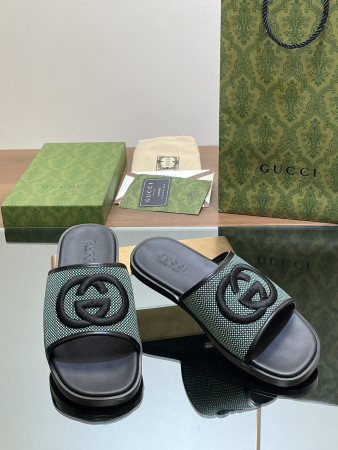 UA GUCCI INTERLOCKING G SLIDE SANDAL