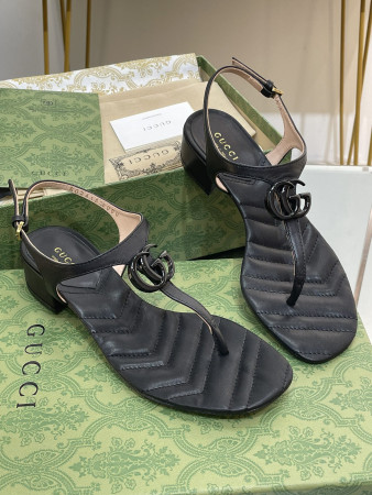 UA GUCCI WOMEN'S DOUBLE G SANDAL