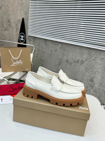 UA Christian Louboutin(CL) logo design,the latest runway version of the red-soled shoes