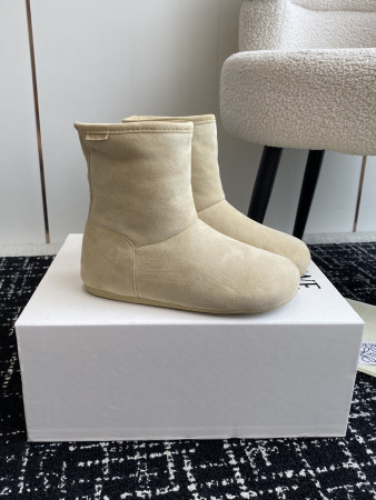 UA Loewe Boot