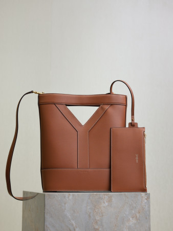 YSL Y small bucket in leather 23x29.5x3-8.5cm