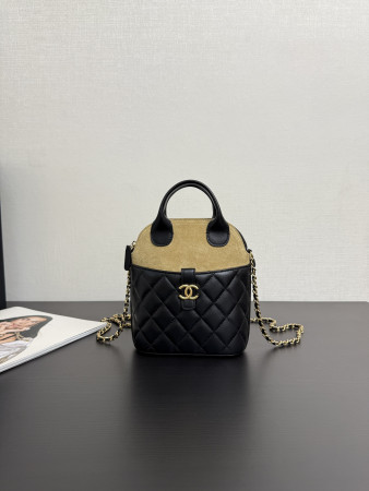 Chanel Clutch with chain AP4742 18x17x6cm