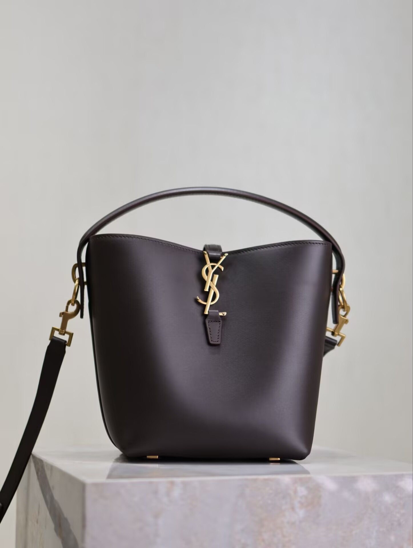 YSL LE 37 In Shiny Leather 17x20x13cm