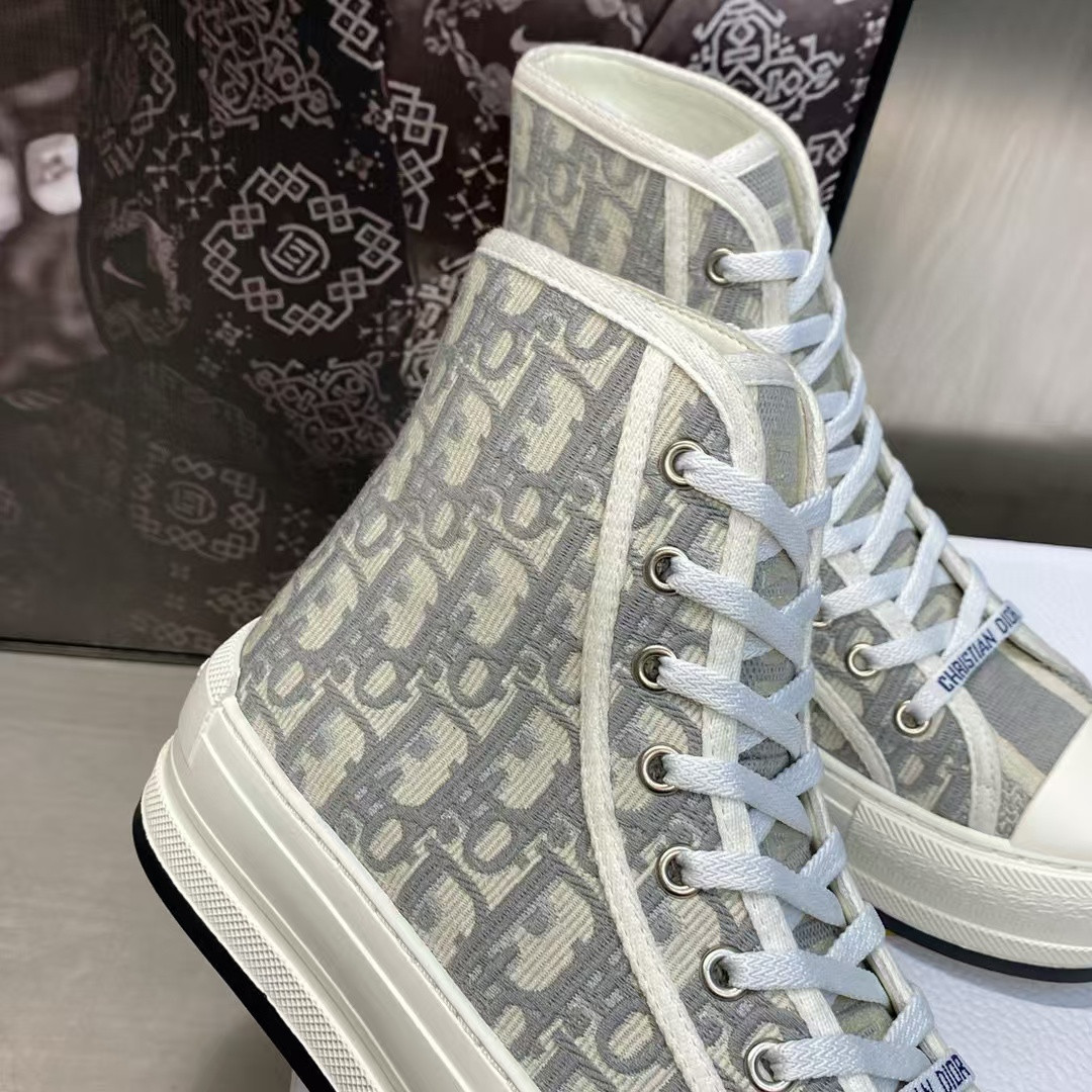 UA Dior Sneaker