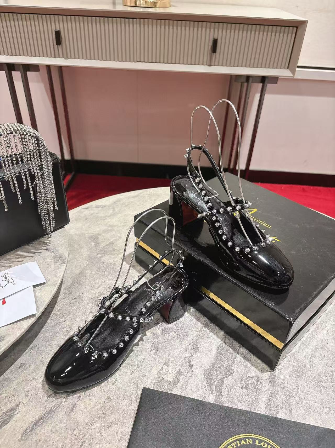 UA Christian Louboutin Mary Jane Pumps Janispikes Slingback Pumps