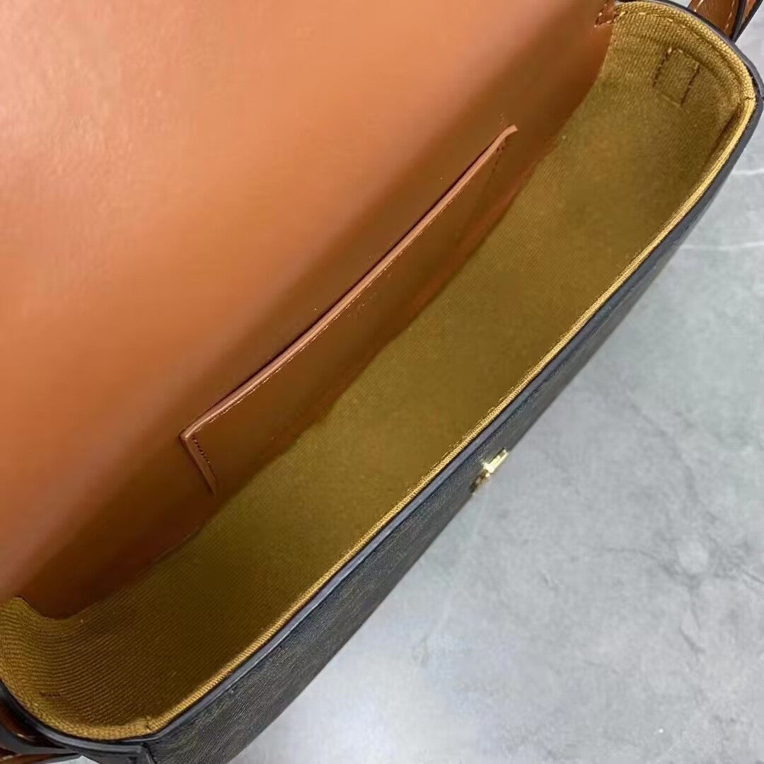 CELINE Tabou Clutch 18 x 8 x 5CM