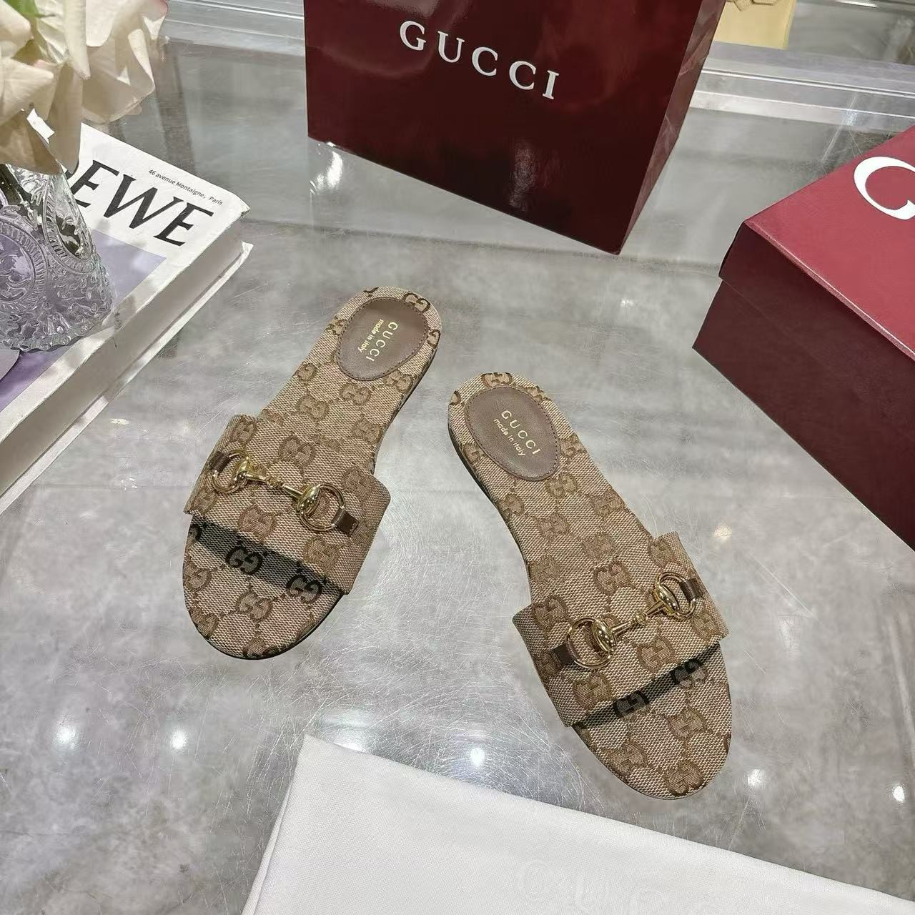 UA Gucci GG Canvas Siaga Slide Sandals