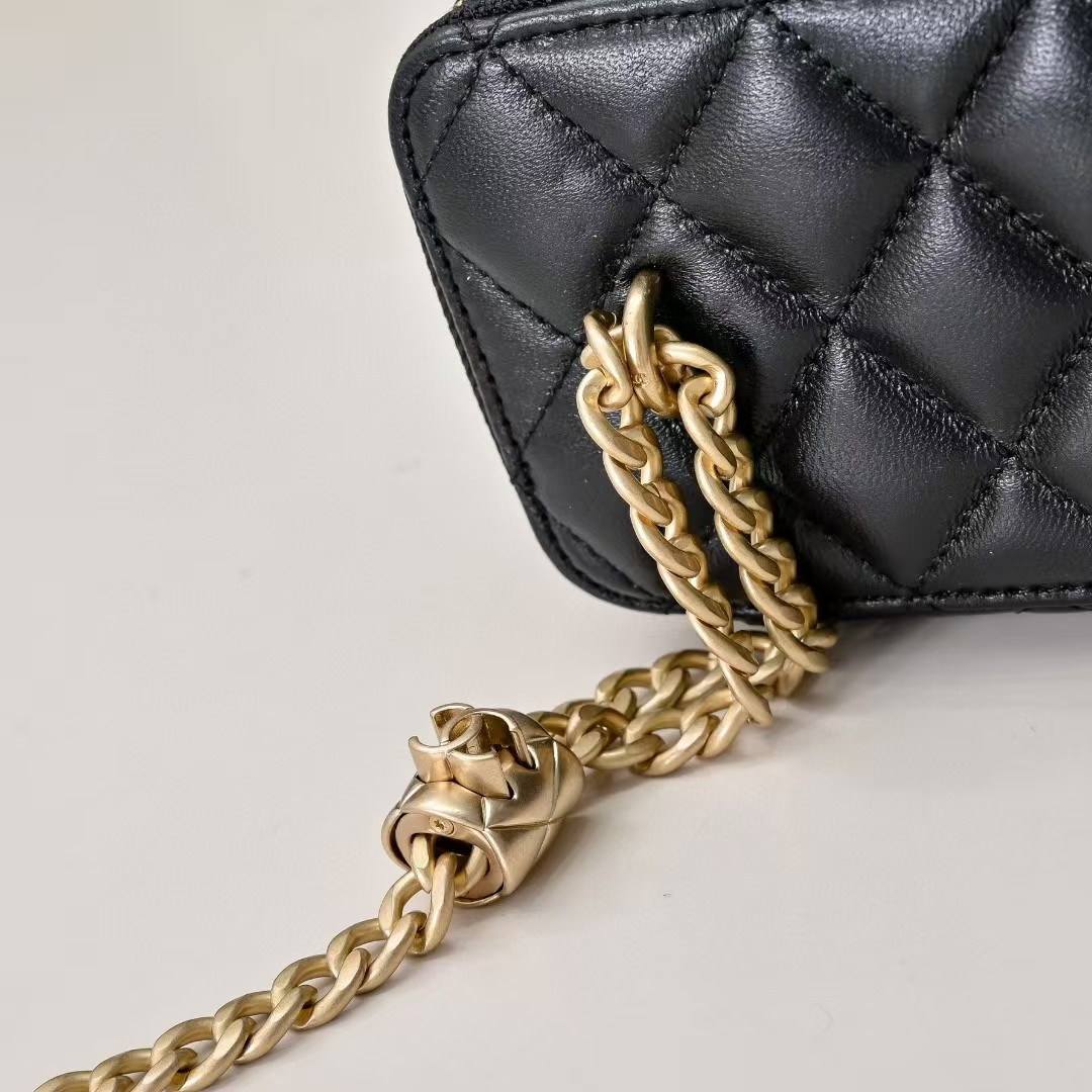 CHANEL Vanity With Chain 9.5x17x8cm