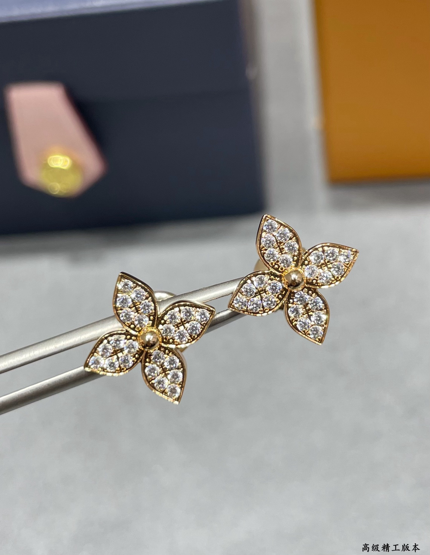 Louis Vuitton Single flower full diamond Earrings