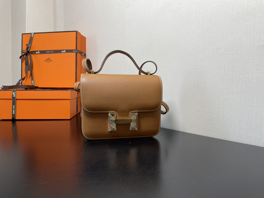 Hermes Constance 24  Epsom leather gold hardware 9.4"x5.9"x3"