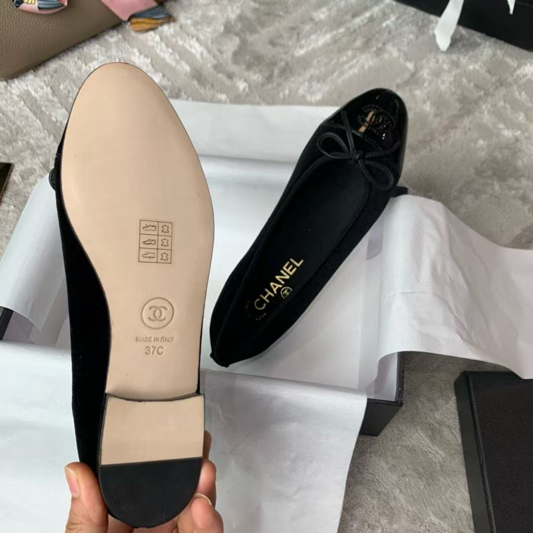 UA CHANEL BALLET FLATS