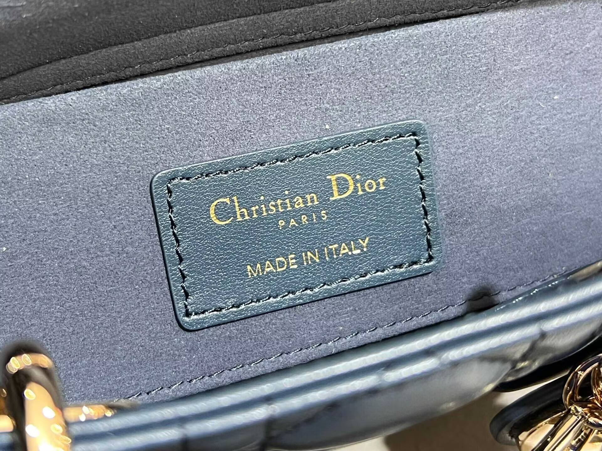 DIOR SAMLL D-JOY BAG 22.5 x 6 x 11.5CM