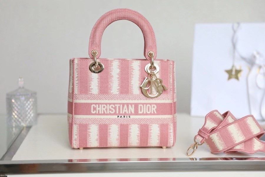 Dior D-lited bag 24cm
