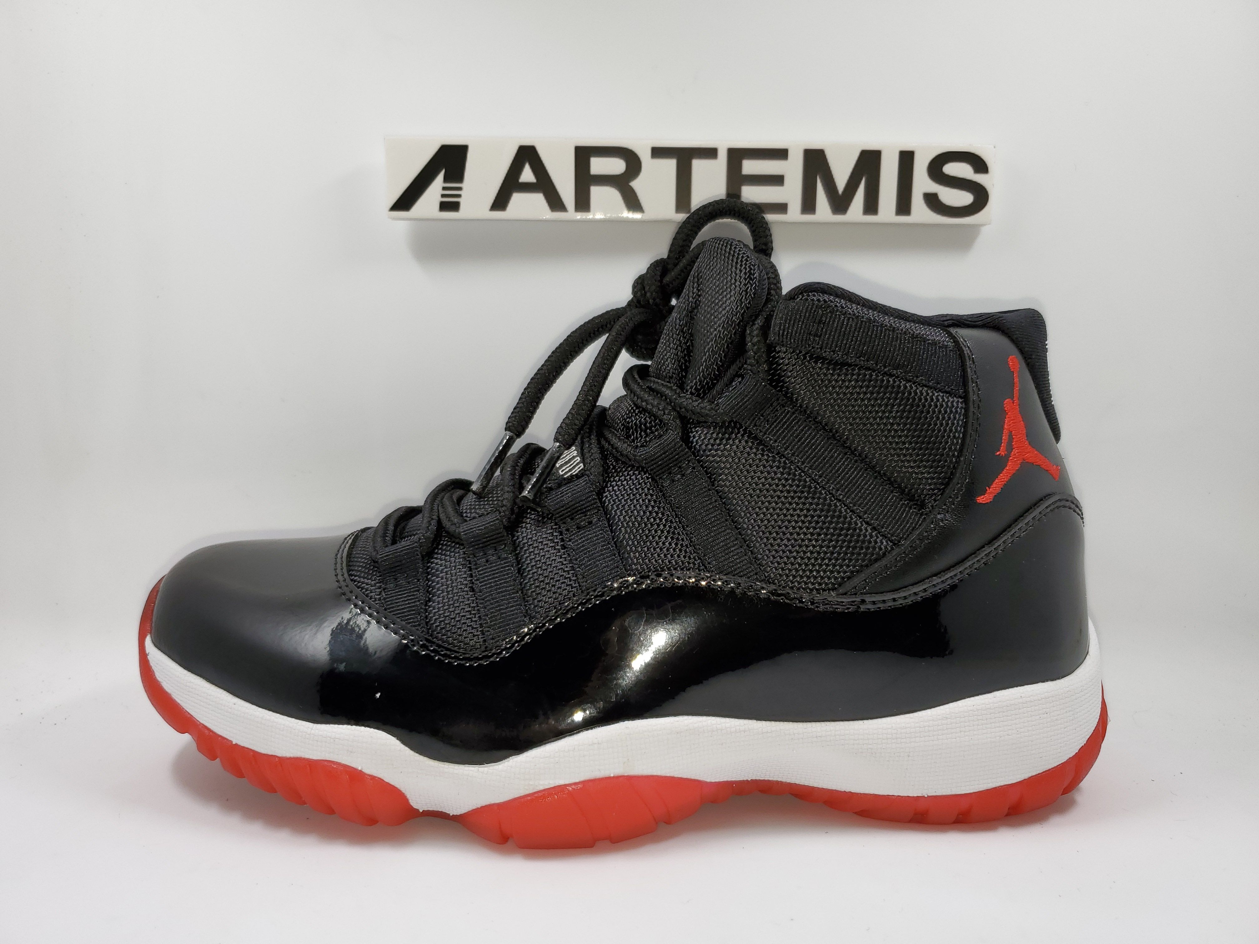 Air Jordan 11 Retro Playoffs (2012)