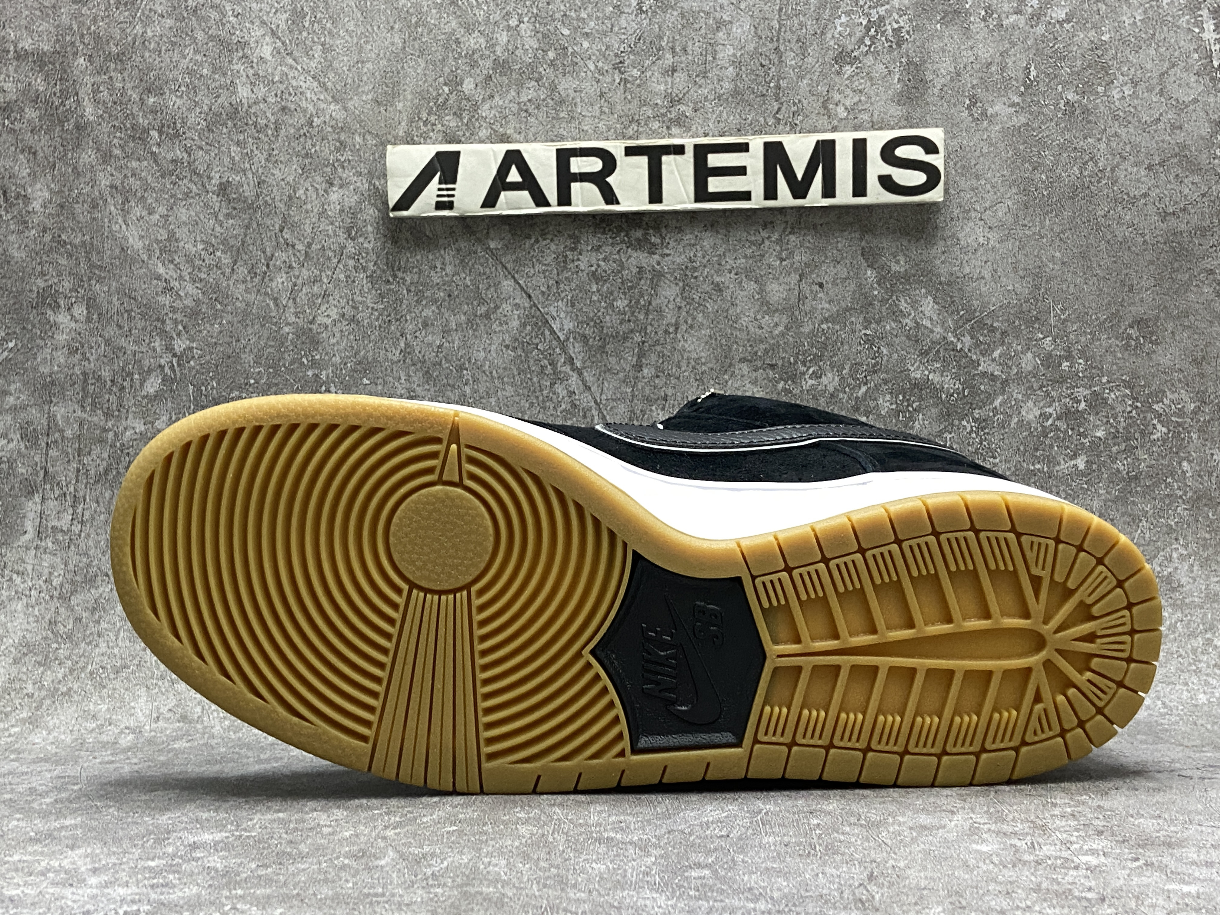 Nike SB Dunk Low Quartersnacks