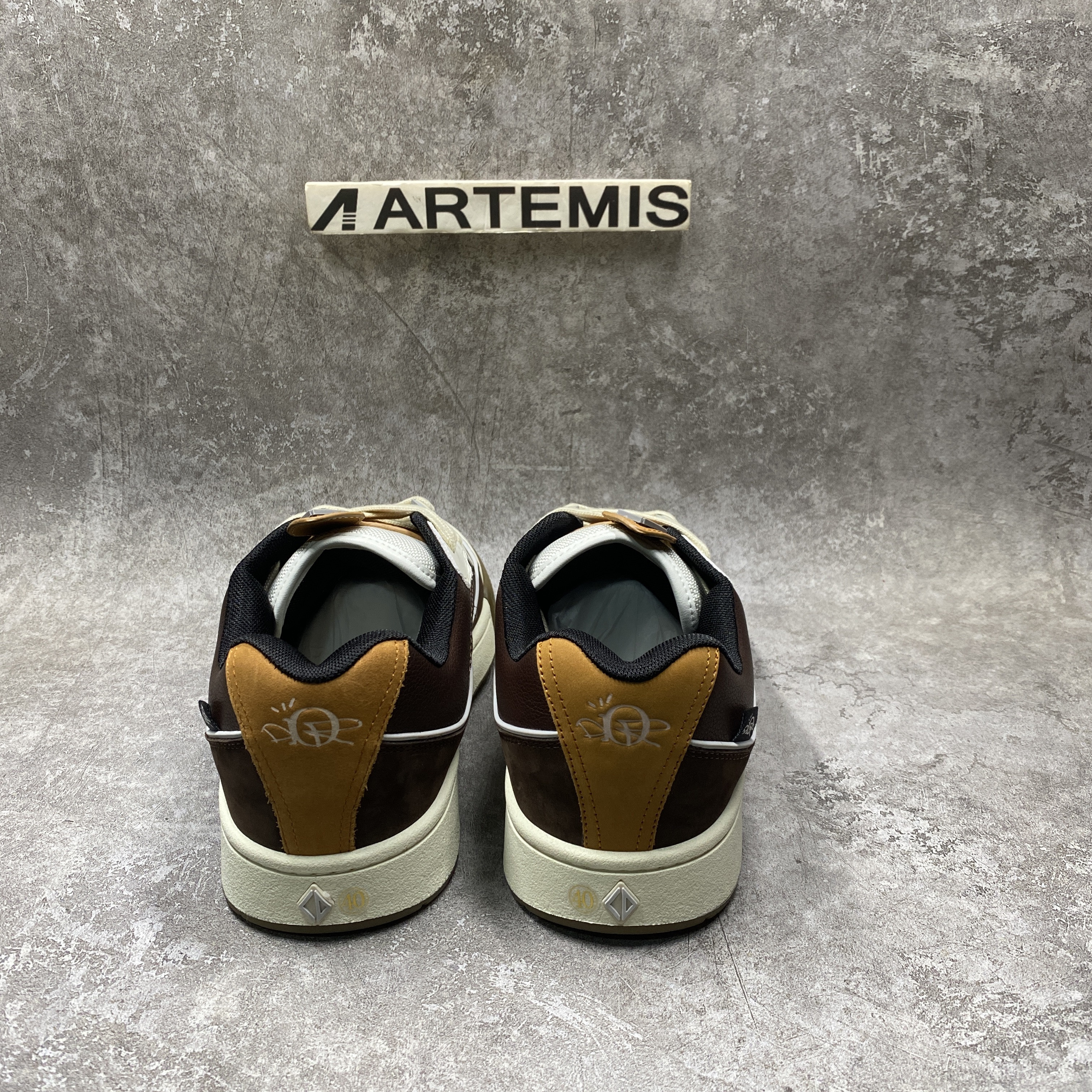 Dior B713 CACTUS JACK Mocha White