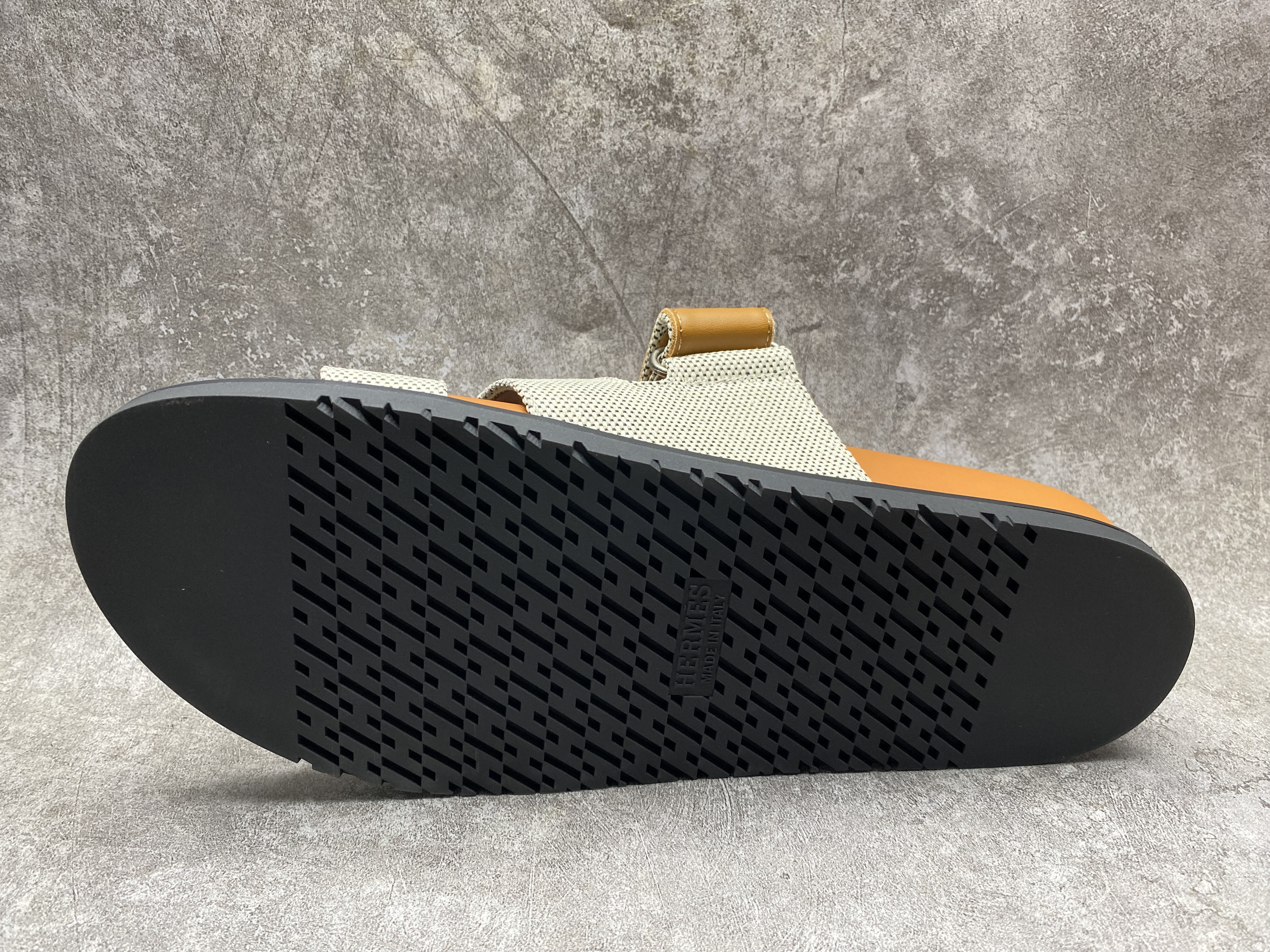 UA Hermès Chypre Sandal