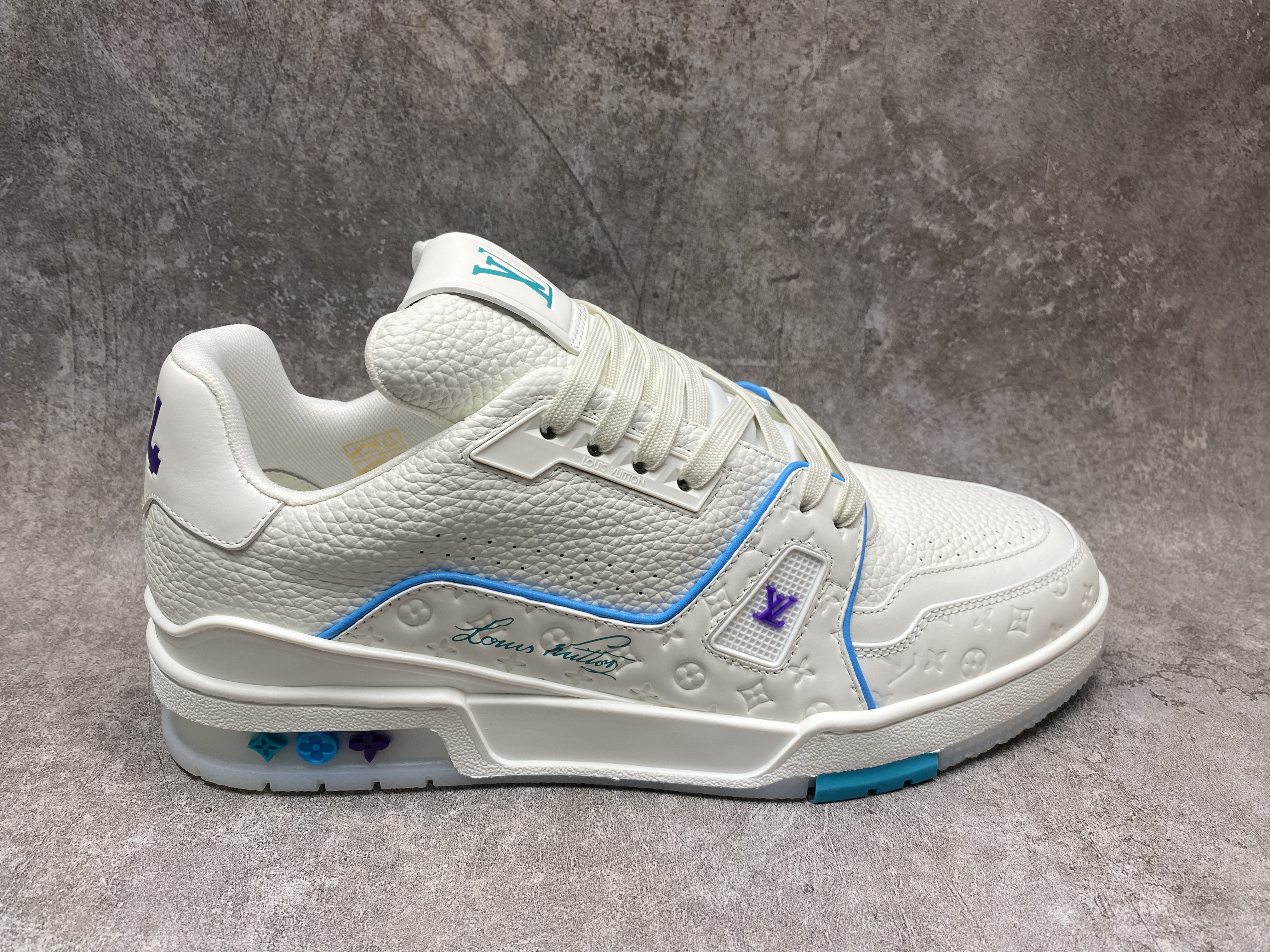 UA LV trainer Sneakers