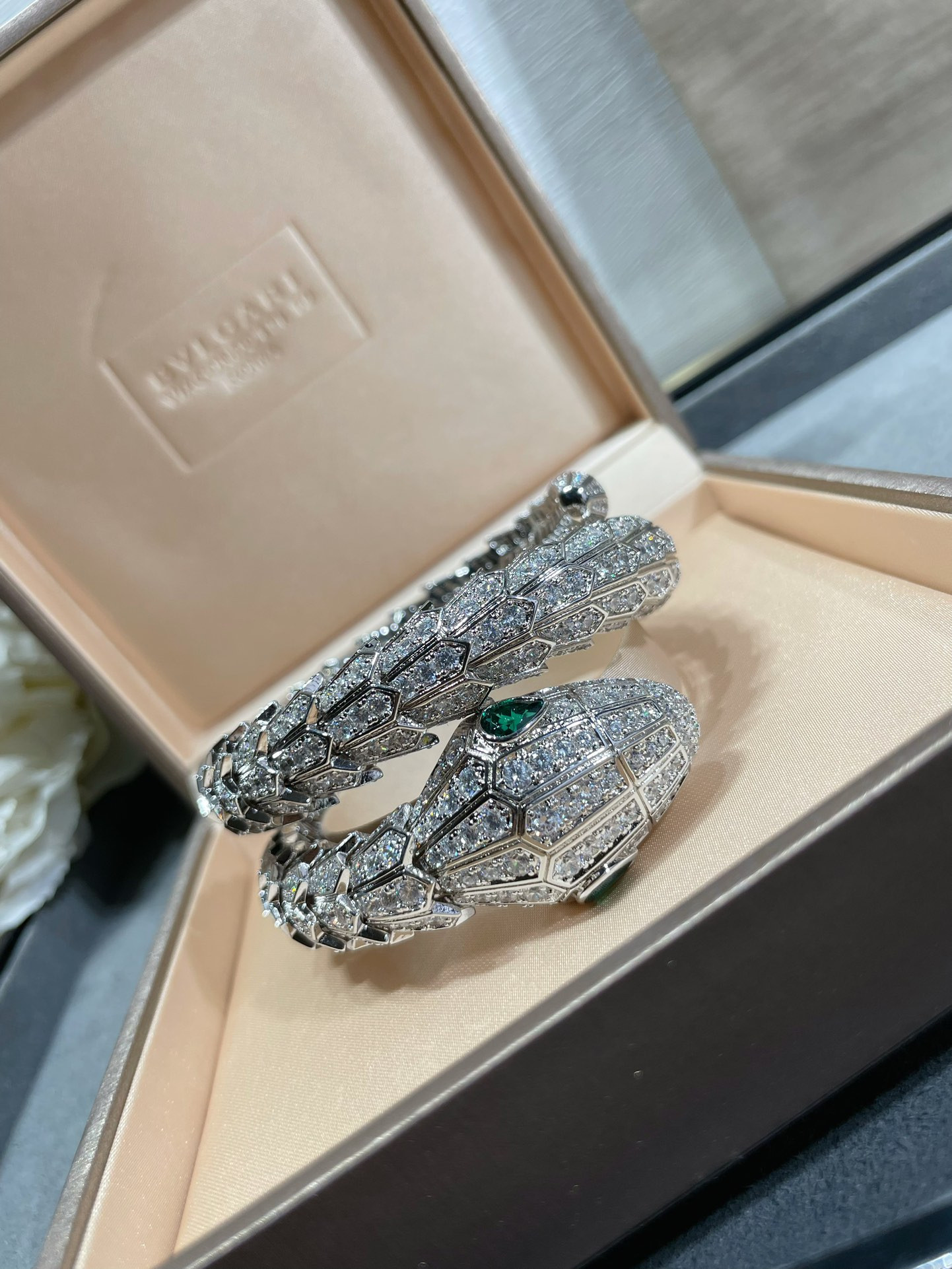 Bvlgari Large three-circle full-diamond snake Bracelet