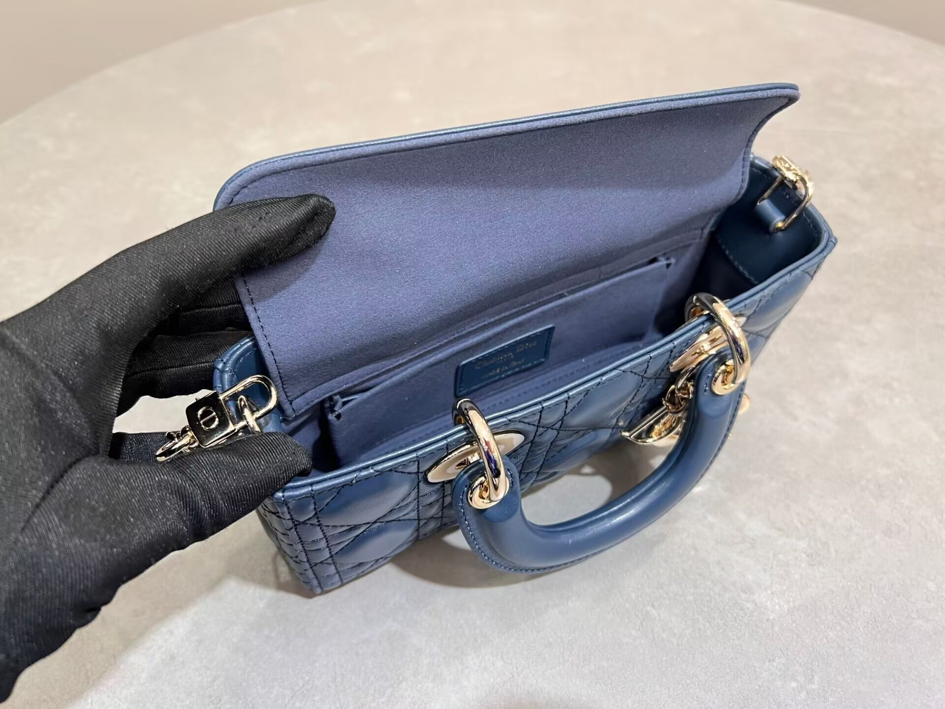 DIOR SAMLL D-JOY BAG 22.5 x 6 x 11.5CM