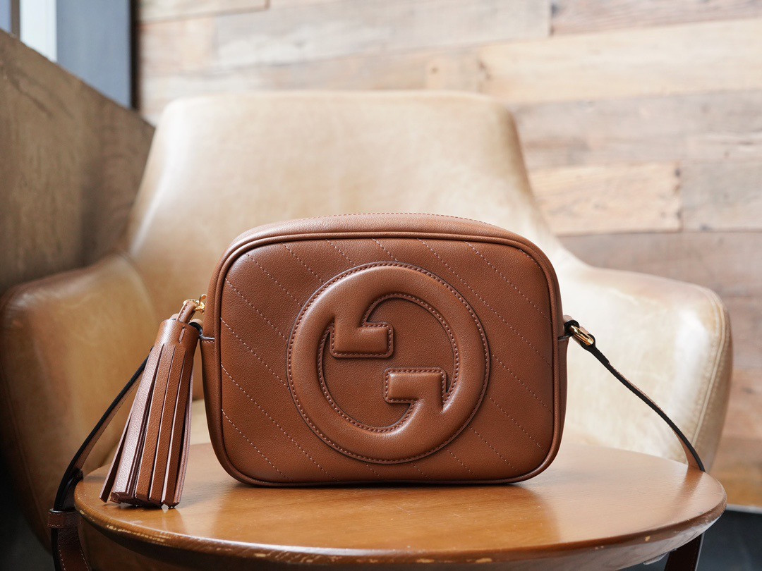 Gucci Blondie small shoulder bag