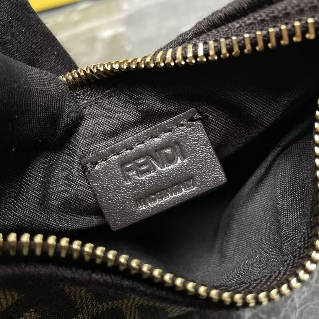 Fendi Nano Fendigraphy Hobo bag 14x5x16.5cm