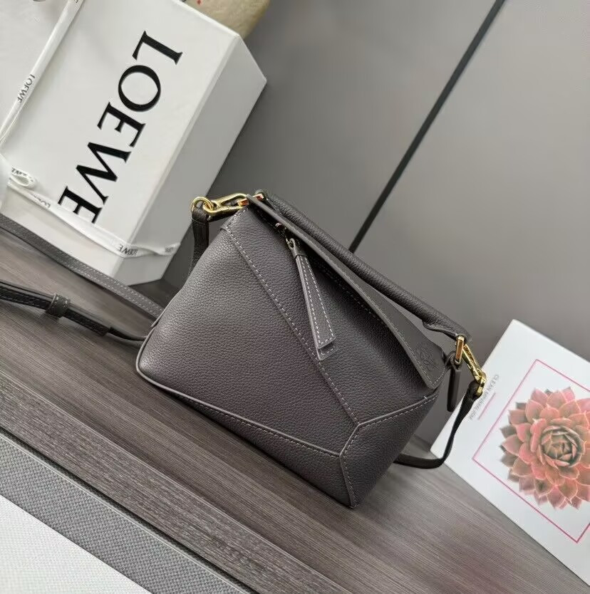 LOEWE Mini Puzzle bag in classic calfskin 18x12.5x8cm