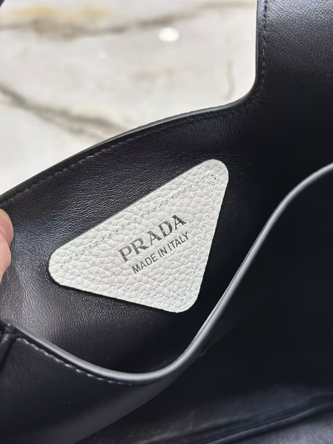 Prada Medium Leather Tote 25x21.5x14cm