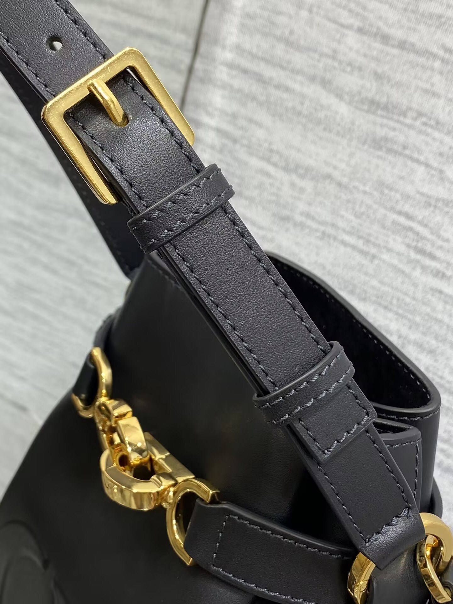 Dior Medium C