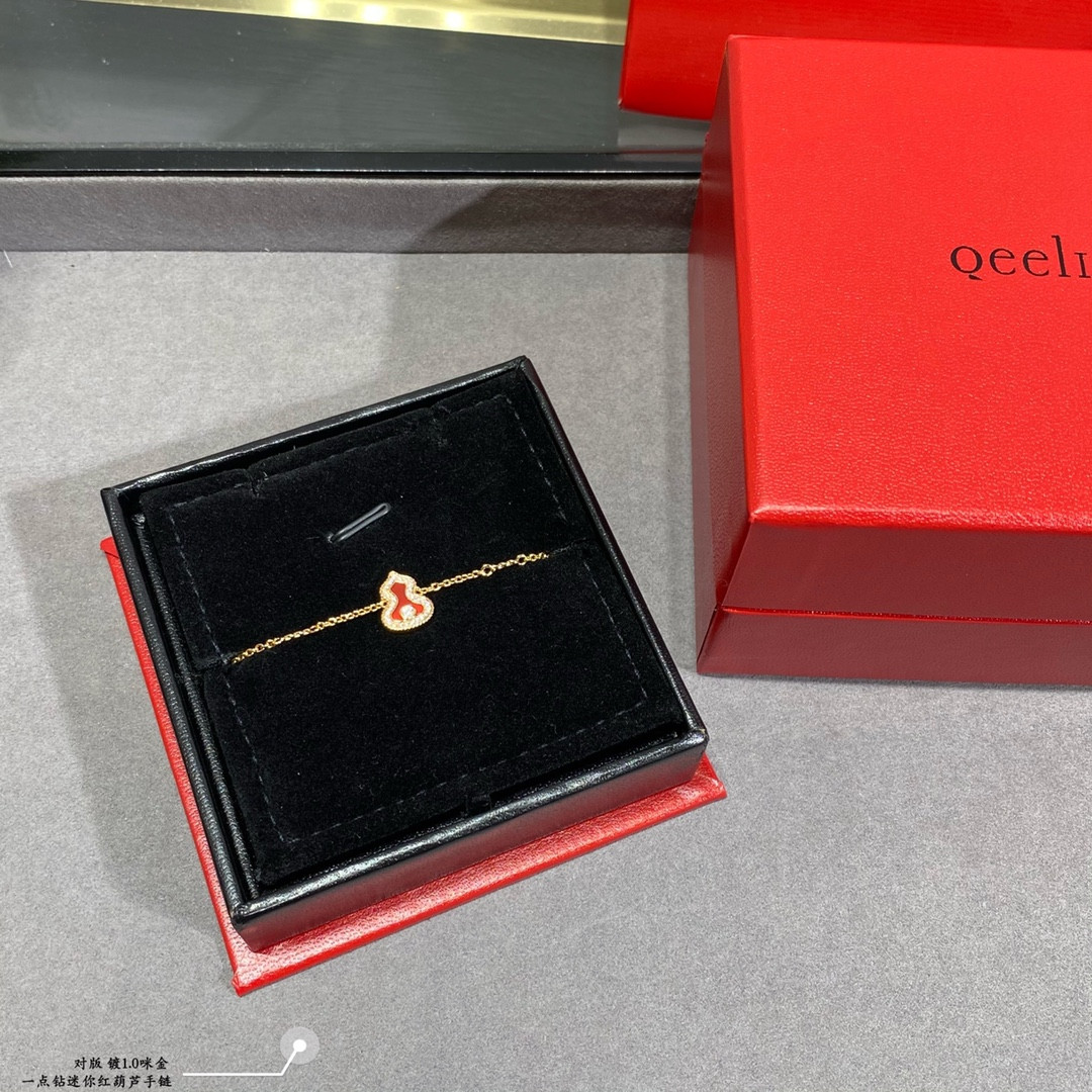 Qeelin Mini Diamond Red Gourd Bracelet