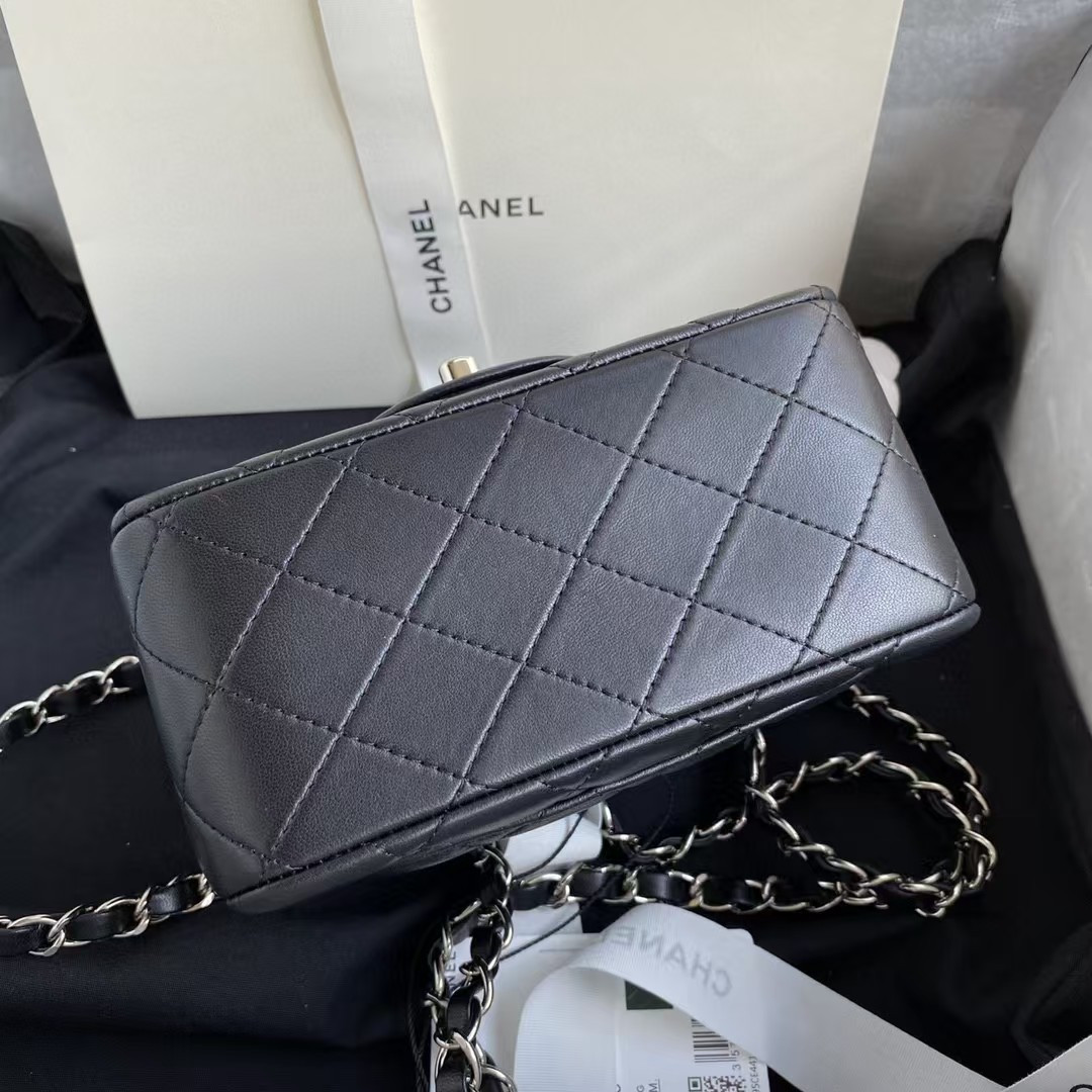Chanel Mini Classic Handbag Lambskin & Silver-Tone Metal Black 13.5x 17x8cm