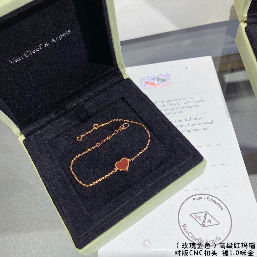 Van Cleef & Arpels High-grade red agate heart-shaped love Bracelet