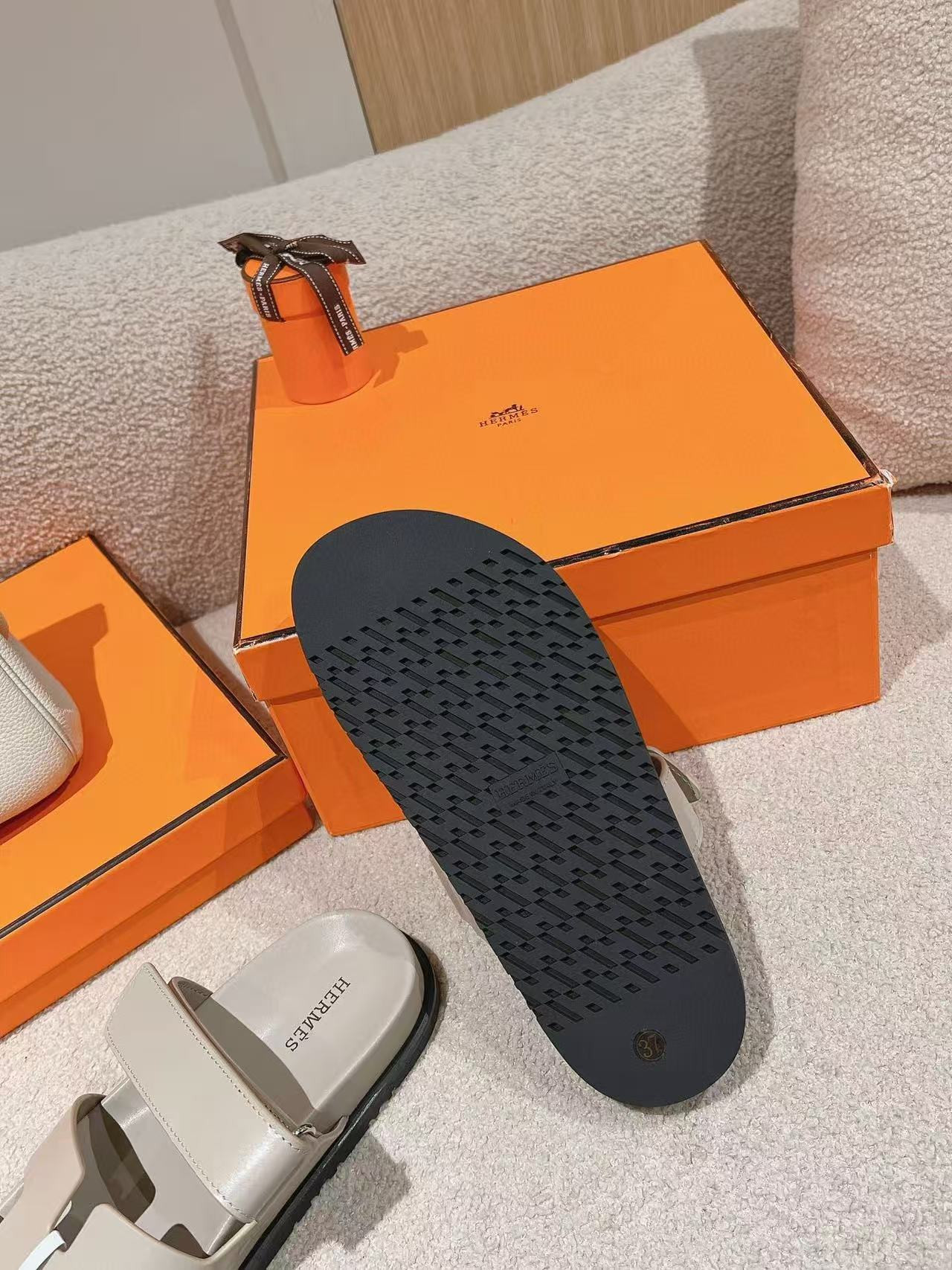 UA Hermès Chypre Sandal