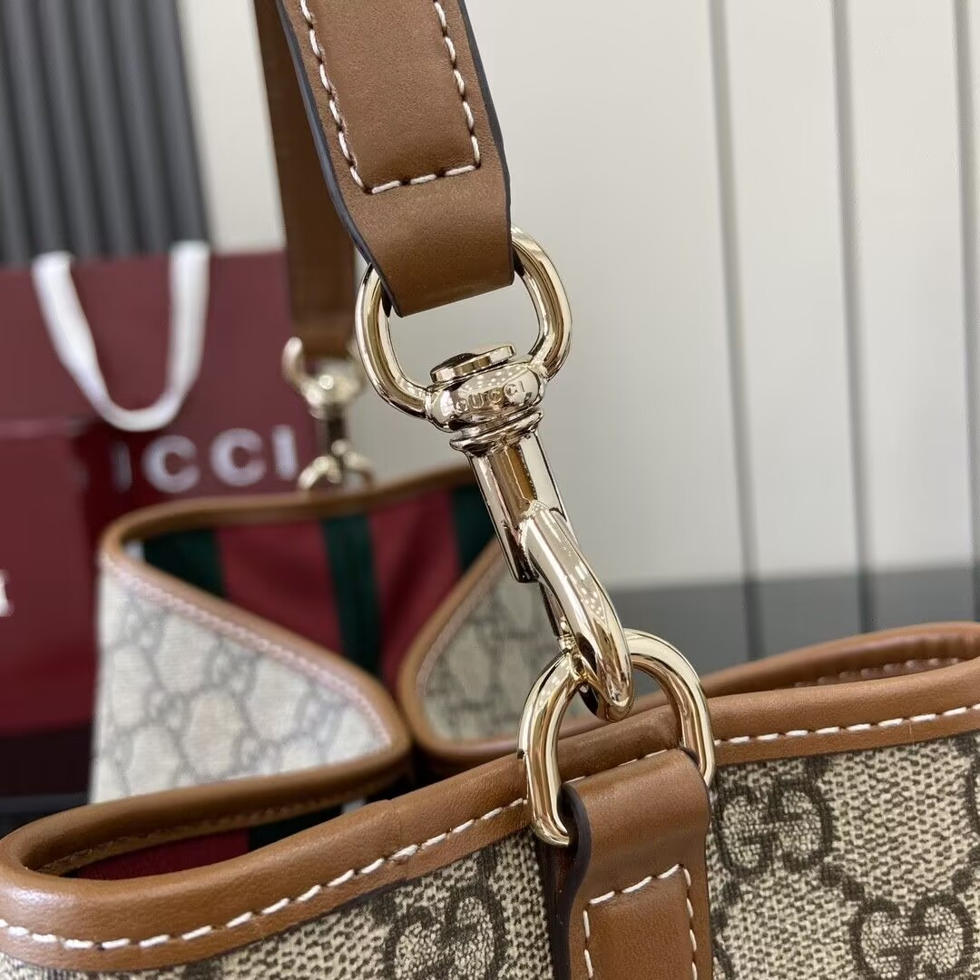 Gucci GG Emblem Medium Bucket Bag 25x25x15.5cm