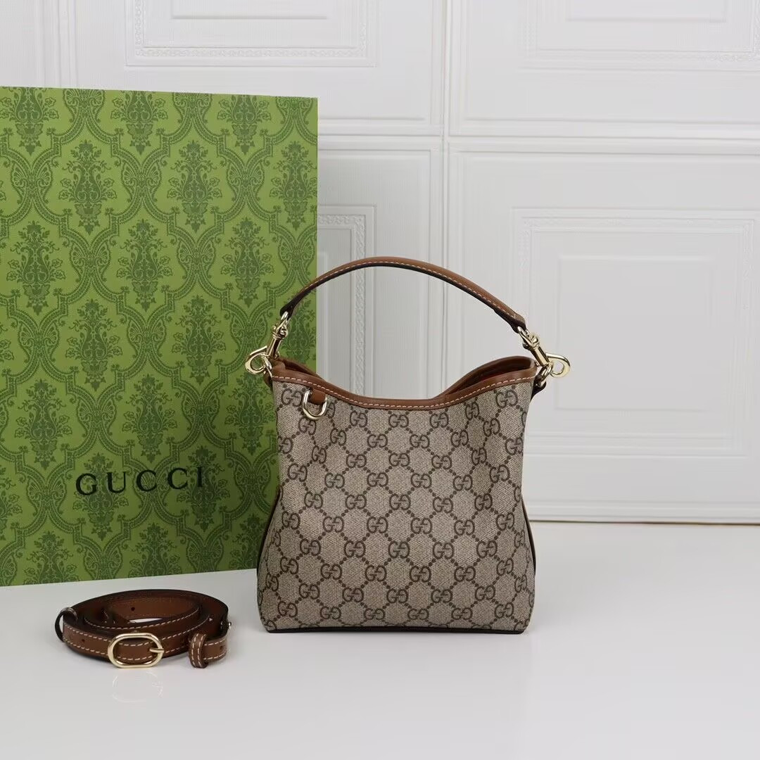 Gucci GG Emblem Small Bucket Bag 19x18x11cm