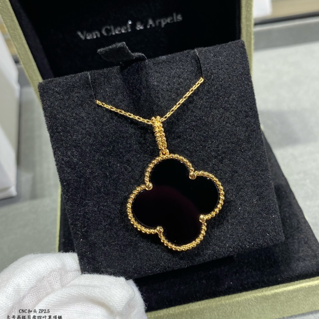 Van Cleef & Arpels Large Four Leaf Clover Necklace Diameter approx 2.5cm,Chain length approx 80cm