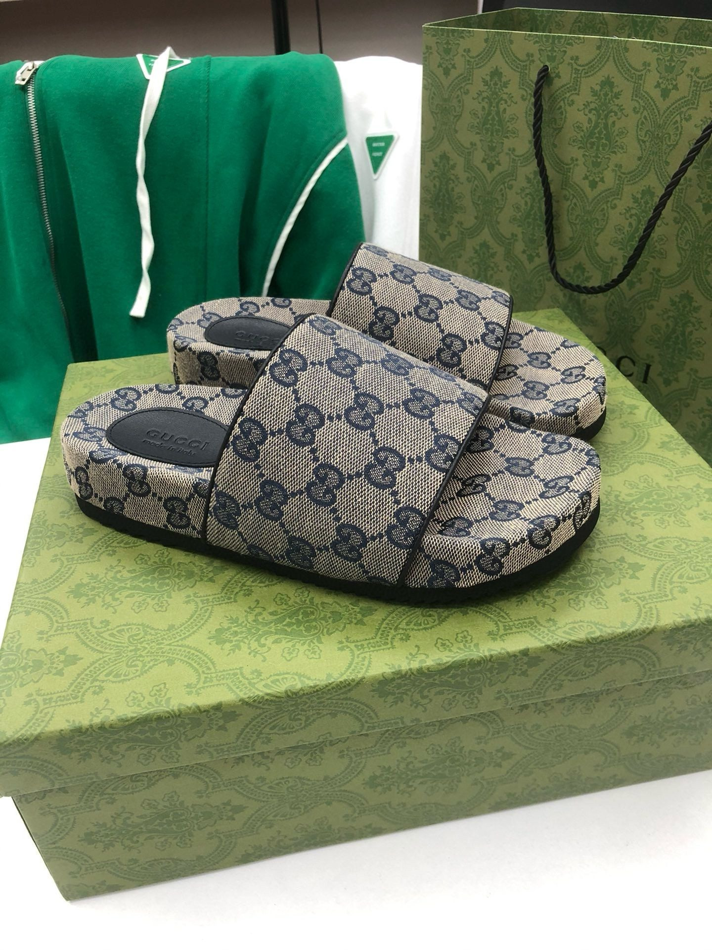 UA Gucci GG Slide Sandal