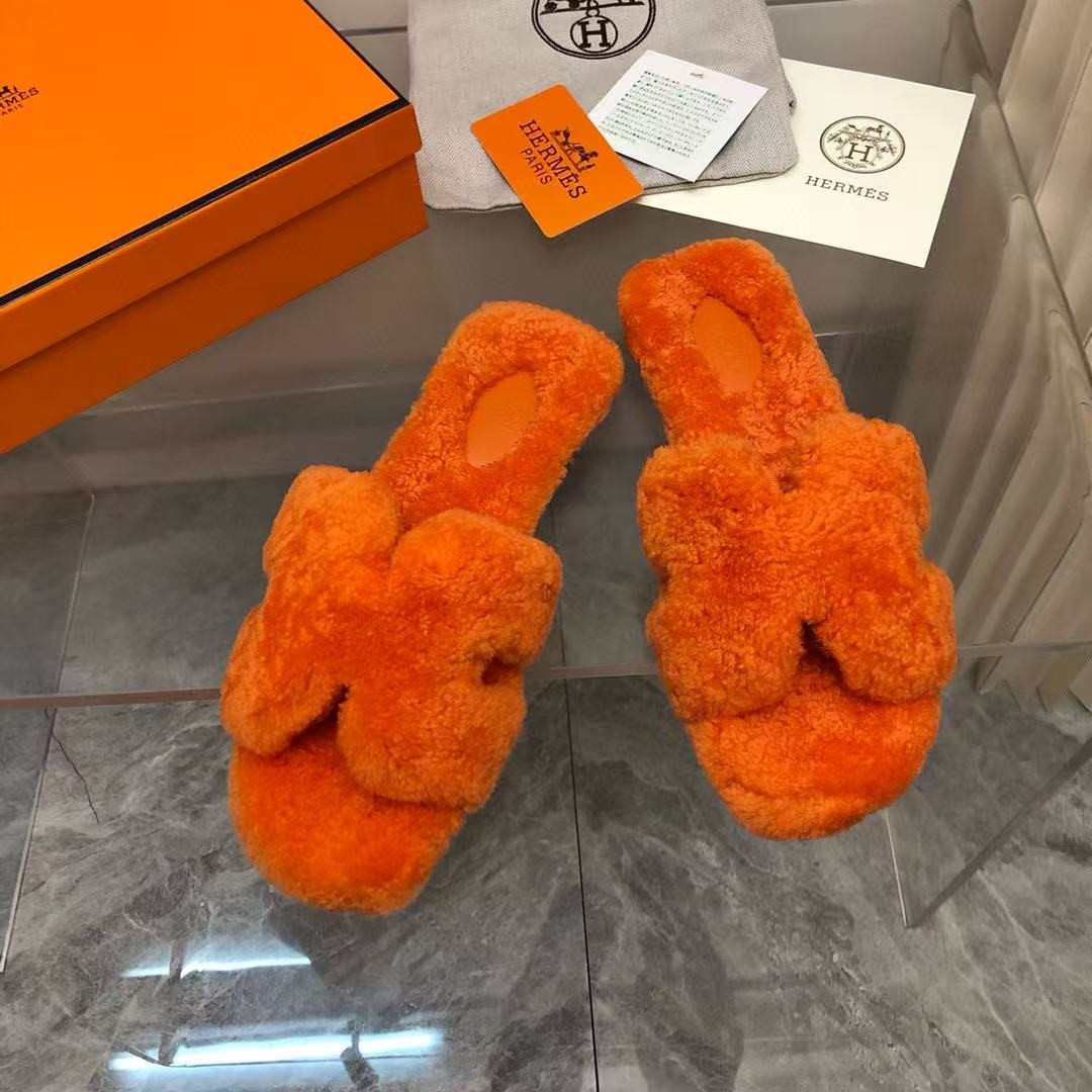 UA Hermès Oran sandal