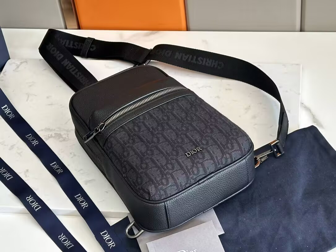 Dior Rider 2.0 Sling Bag Black Dior Oblique Jacquard and Black Grained Calfskin 17x26x8cm