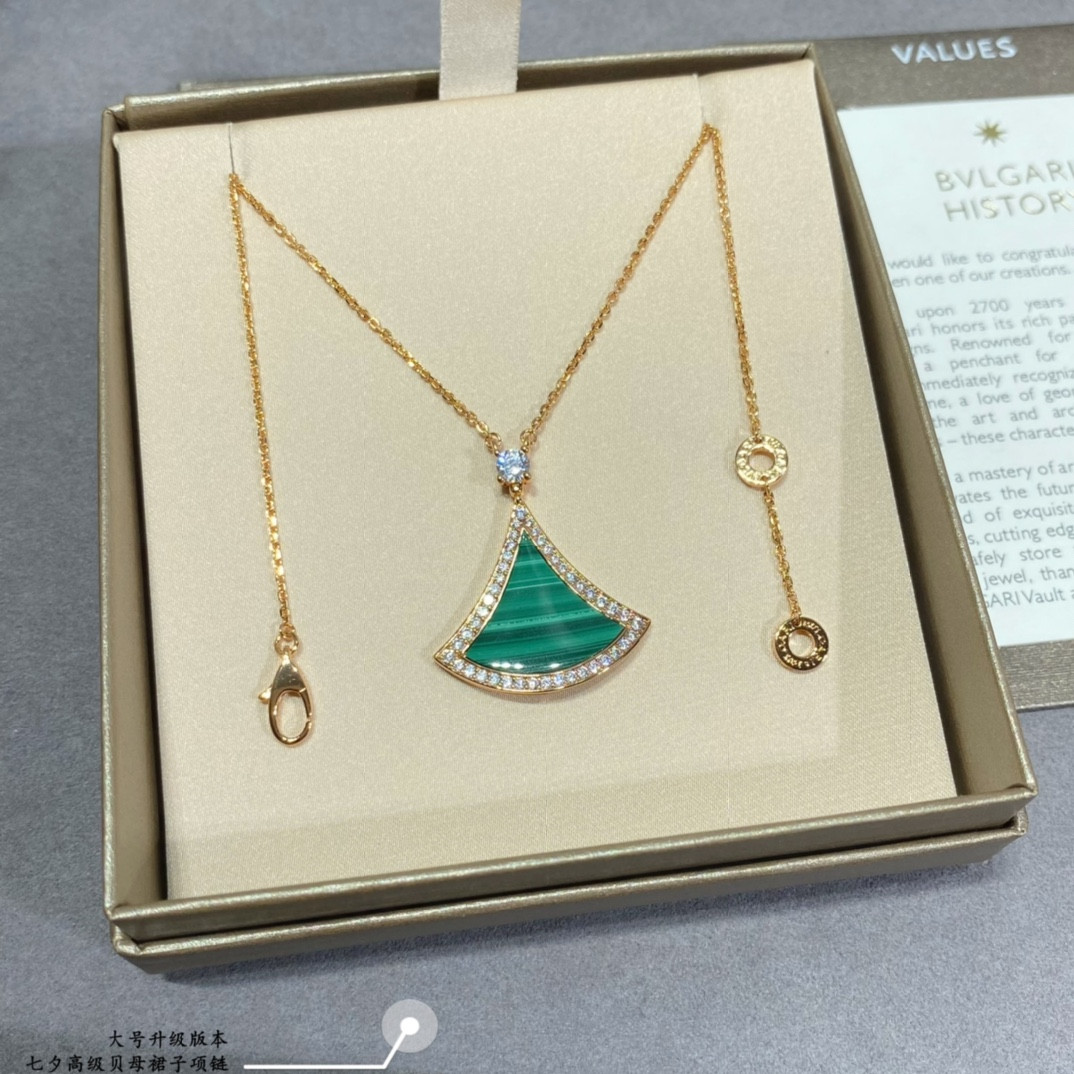 Bvlgari Large Luxury Mother-of-Pearl Scalloped Skirt Necklace