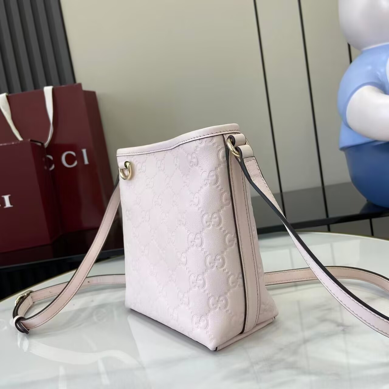 Gucci GG Emblem Nano Bucket Bag 15x18x8cm
