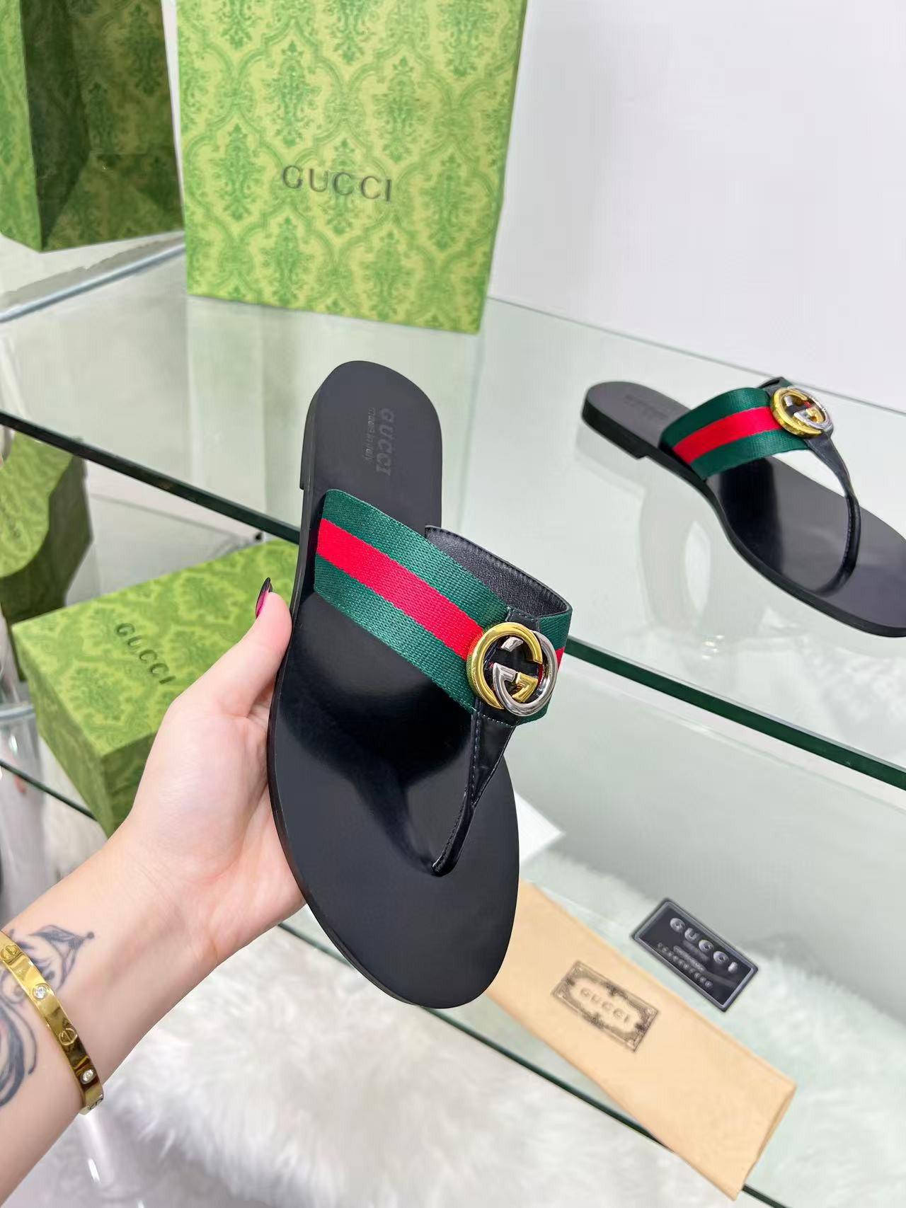 UA GUCCI SANDAL