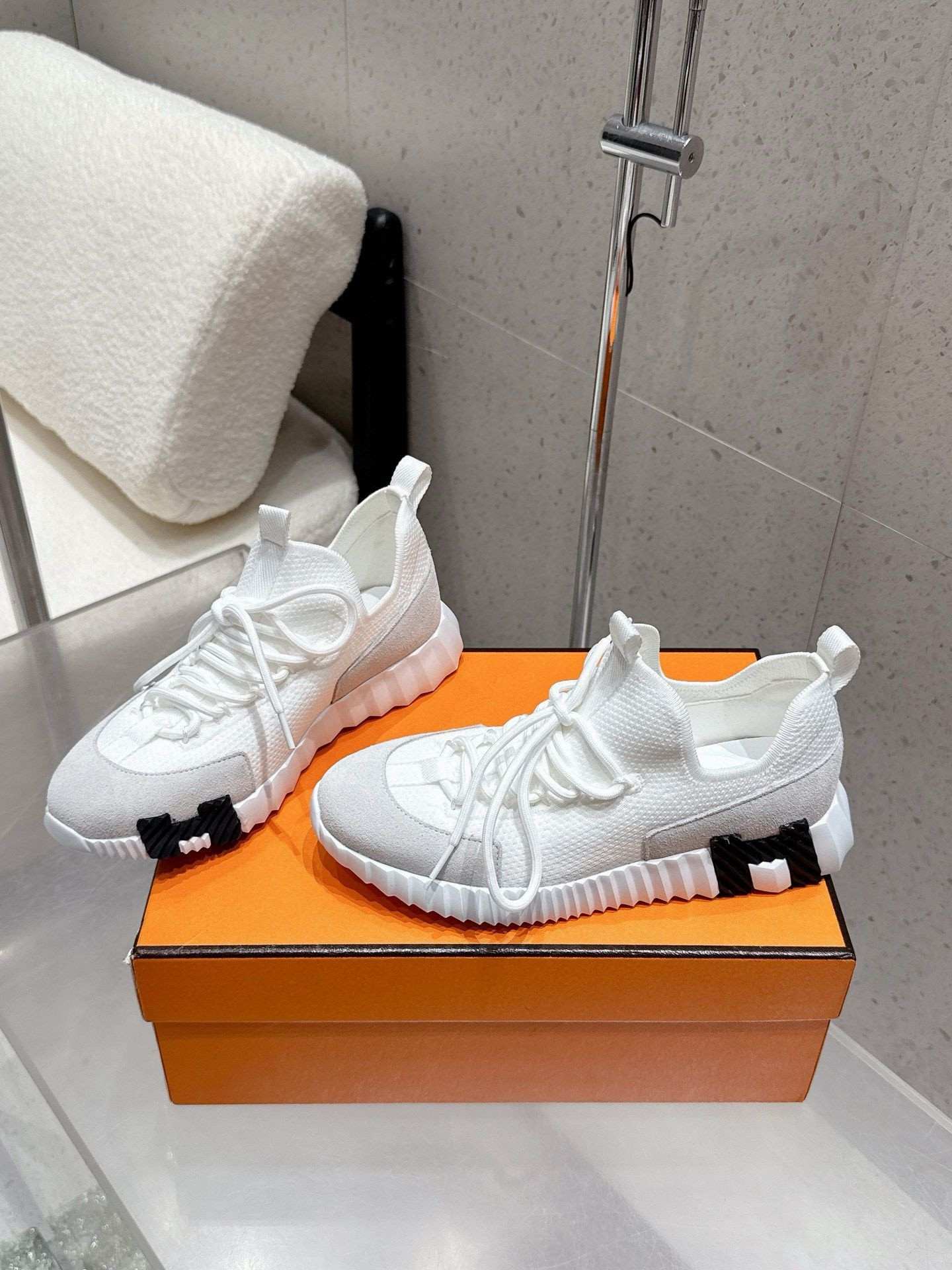 UA Hermes Lift Slip-on Sneaker